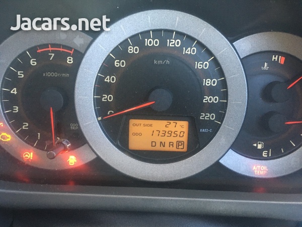 Toyota RAV4 2,4L 2011-8