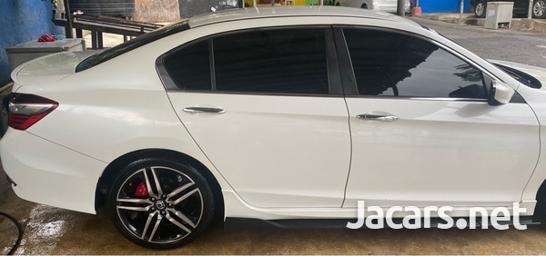 Honda Accord 2,4L 2016-7