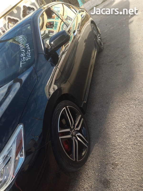 Honda Accord 3,5L 2017-1