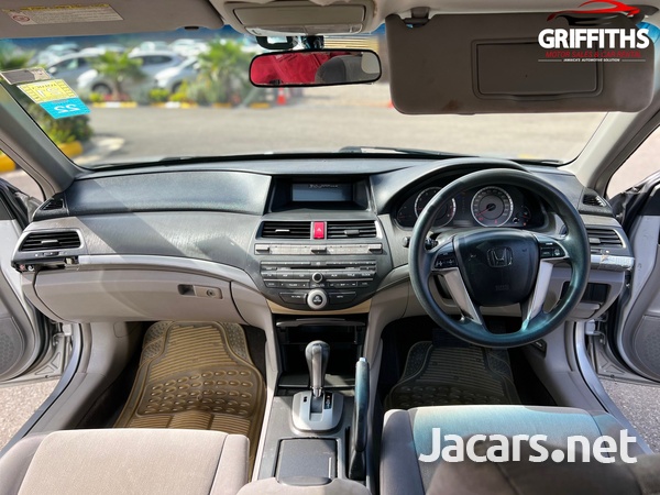 Honda Accord 2,0L 2010-8