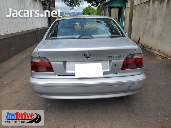 BMW 5-Series 2,0L 2003-5