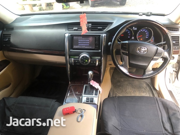 Toyota Mark X 2,5L 2011-3