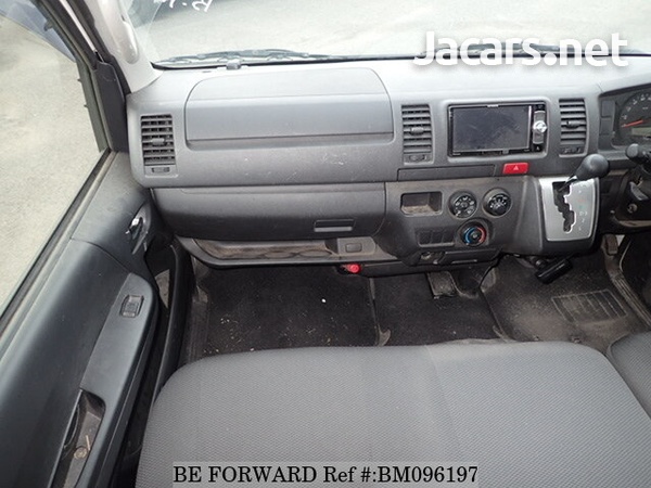 Toyota Hiace 3,0L 2017-13