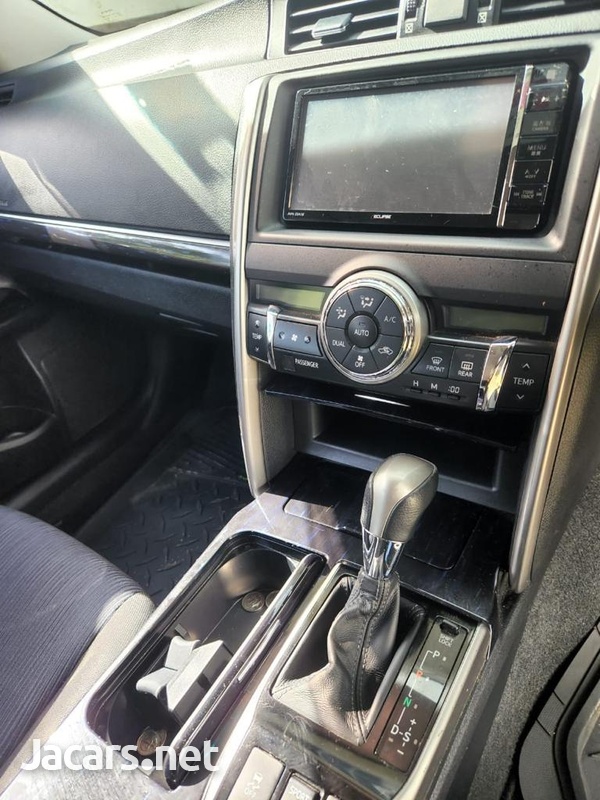 Toyota Mark X 2,5L 2015-3