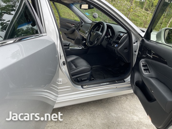 Toyota Crown 2,5L 2013-5