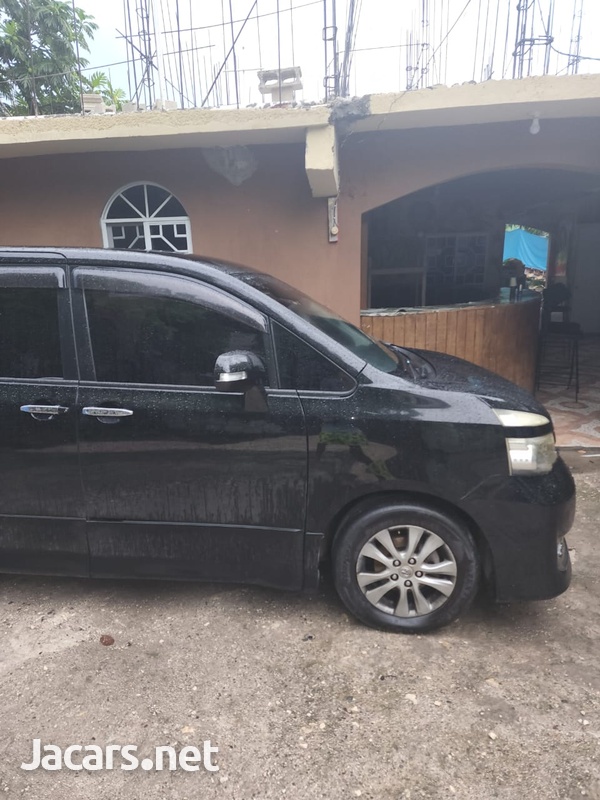 2010 Toyota Voxy-1