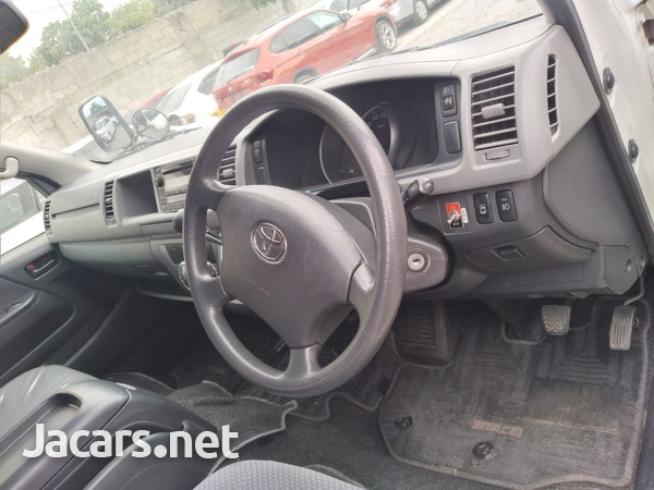 Toyota Hiace 3,0L 2013-6