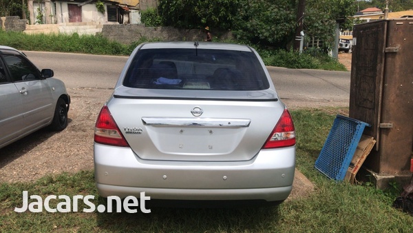 Nissan Tiida 1,8L 2010-3
