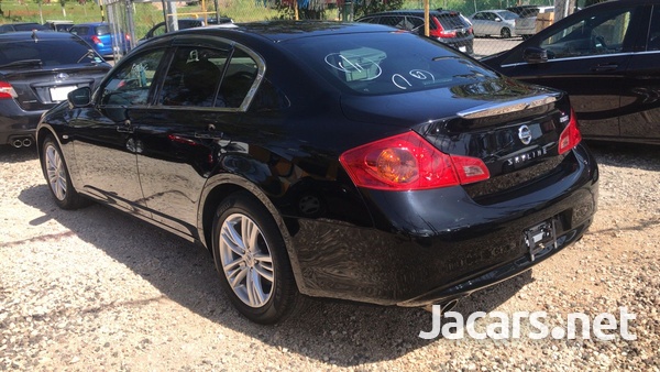 Nissan Skyline 2,5L 2013-6