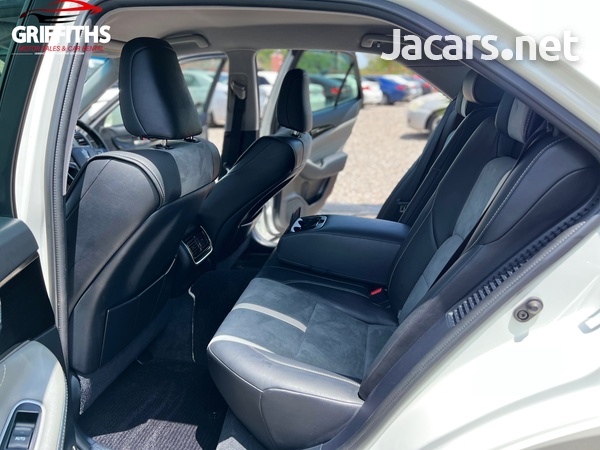 Toyota Crown 2,5L 2016-16