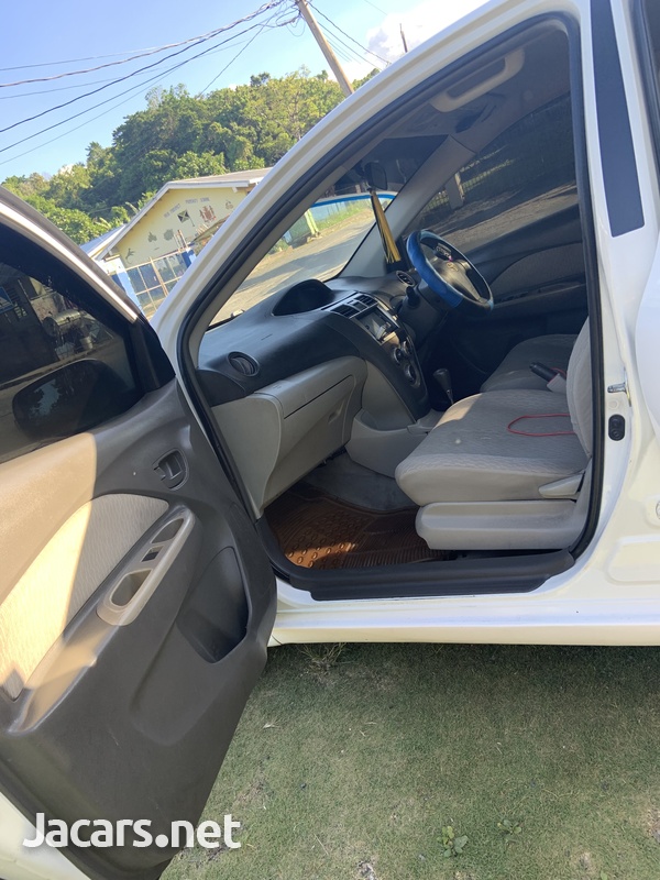 Toyota Belta 1,8L 2010-12