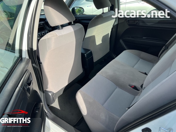 Toyota Axio 1,5L 2017-12