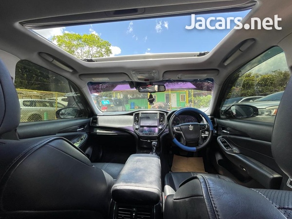 Toyota Crown 3,5L 2013-8