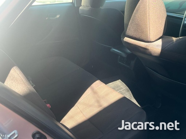 Toyota Mark X 2,5L 2013-7