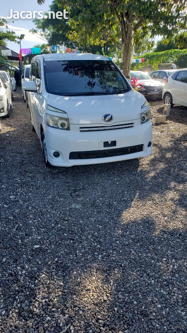 Toyota Voxy 2,0L 2010-2