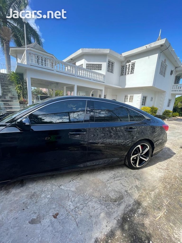 Honda Accord 1,5L 2020-3