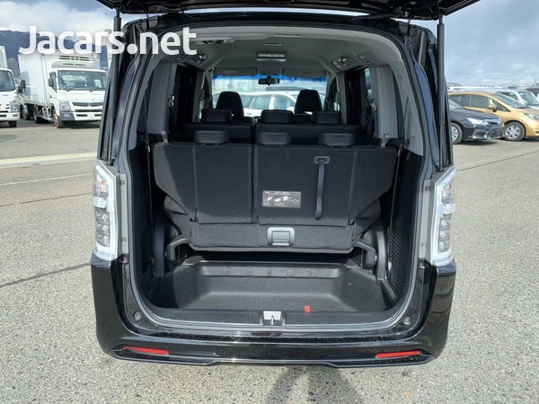 Honda Stepwgn 2,0L 2013-6