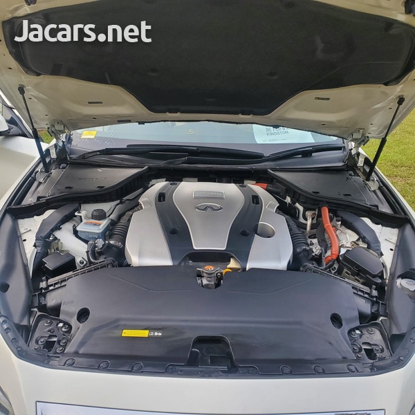 Nissan Skyline 3,5L 2015-7