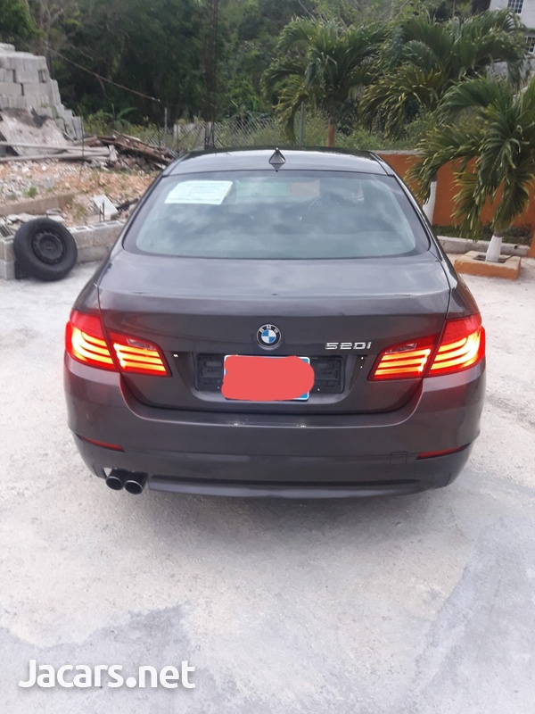 BMW 5-Series 3,7L 2013-5