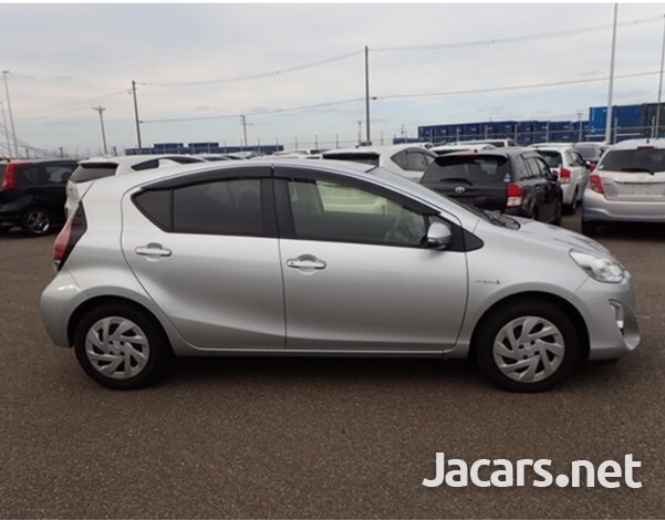 Toyota Aqua 1,5L 2017-10