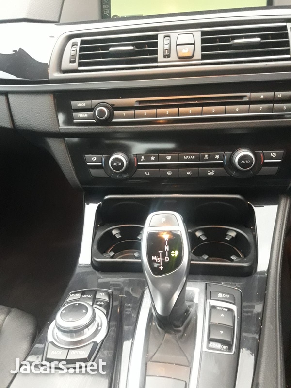 BMW 5-Series 3,7L 2013-10