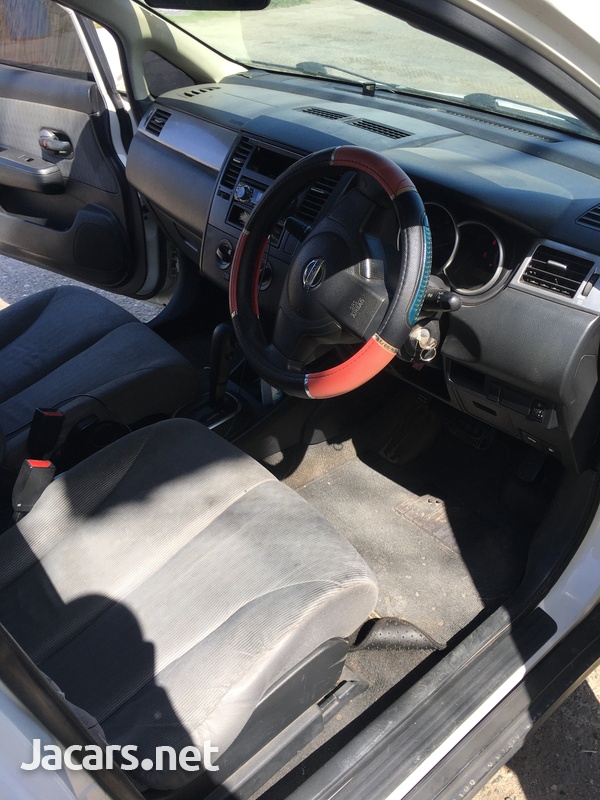 Nissan Tiida 1,6L 2007-3