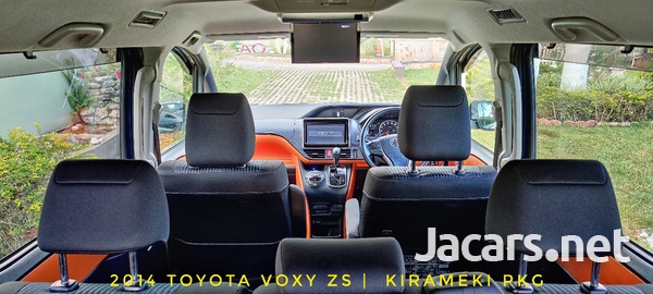 Toyota Voxy 2,0L 2014-16