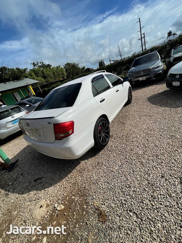 Toyota Axio 1,5L 2011-5
