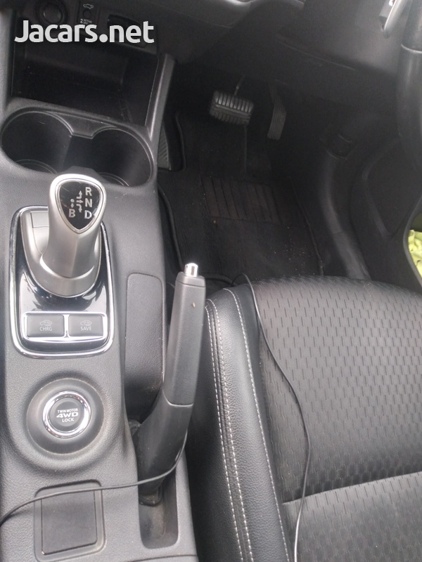 Mitsubishi Outlander 2,5L 2013-6
