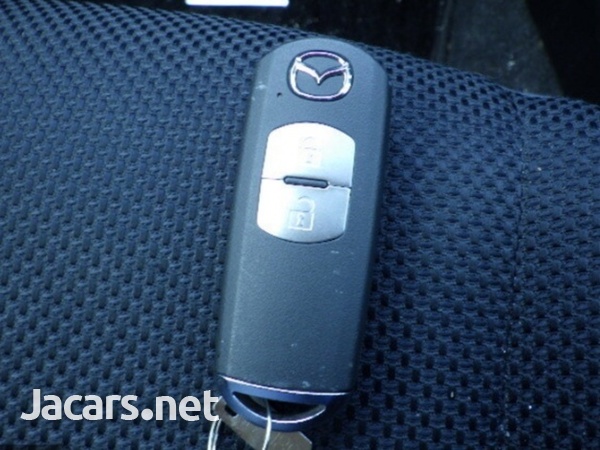 Mazda Verisa 2,0L 2013-1