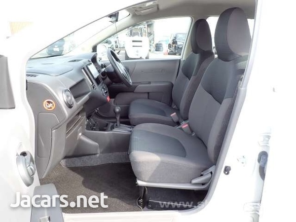 Nissan AD Wagon 1,5L 2017-6