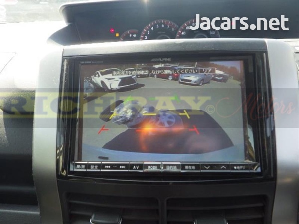 Toyota Voxy 2,0L 2013-13