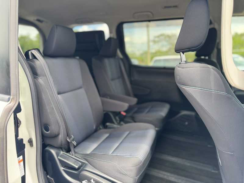 Toyota Voxy 2,0L 2016 JA$2,899,999 №2526534 in Manchester - Voxy