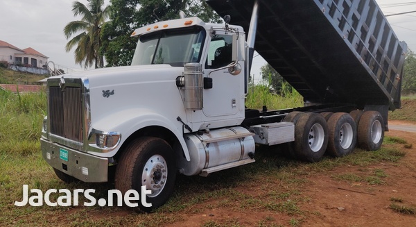 International 9900i-2
