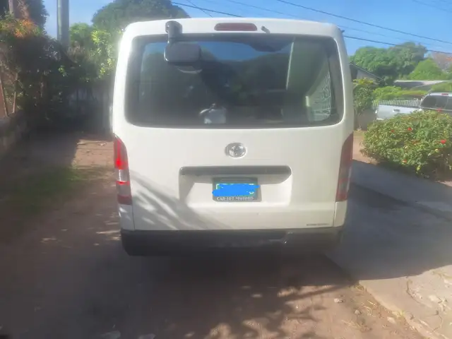2016 Toyota Hiace, Kingston