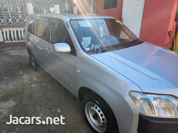 Toyota Probox 1,5L 2016-7