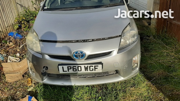 Parts- 2011 Toyoya Prius hybrid 1.8 breaking-1