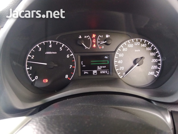 Nissan Sylphy 1,8L 2013-5