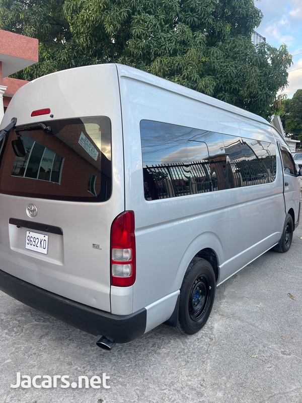 Toyota Hiace 2,7L 2014-7