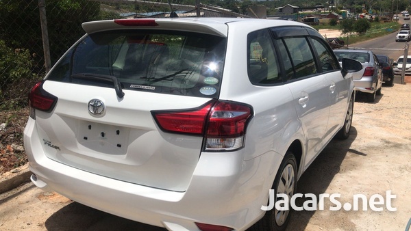 Toyota Fielder 1,5L 2016-3