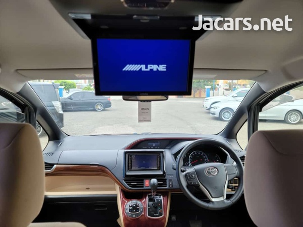 Toyota Noah 2,0L 2014-7