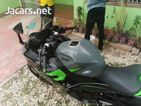 2019 Kawasaki Ninja 400-12
