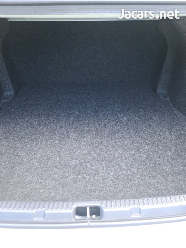 Toyota Axio 1,5L 2019-14