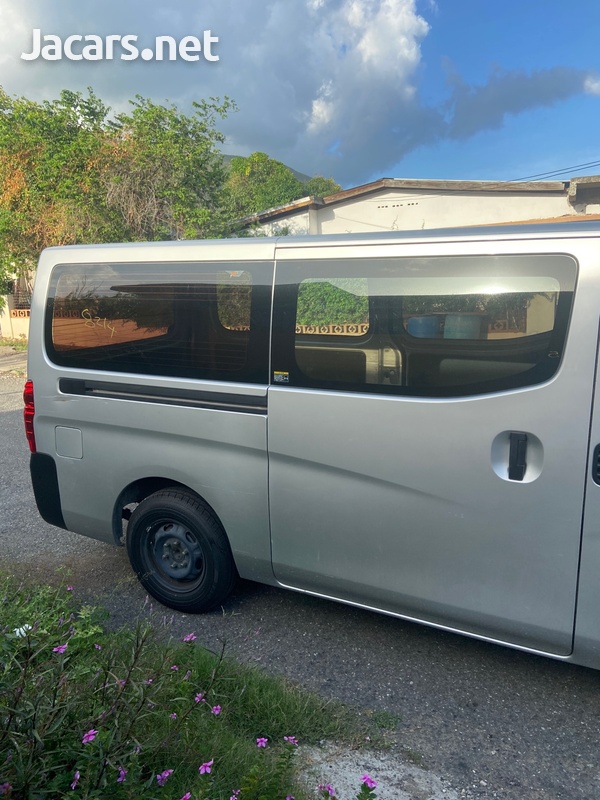 Nissan Caravan 2,0L 2014-8
