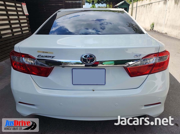 Toyota Camry 2,0L 2014-5