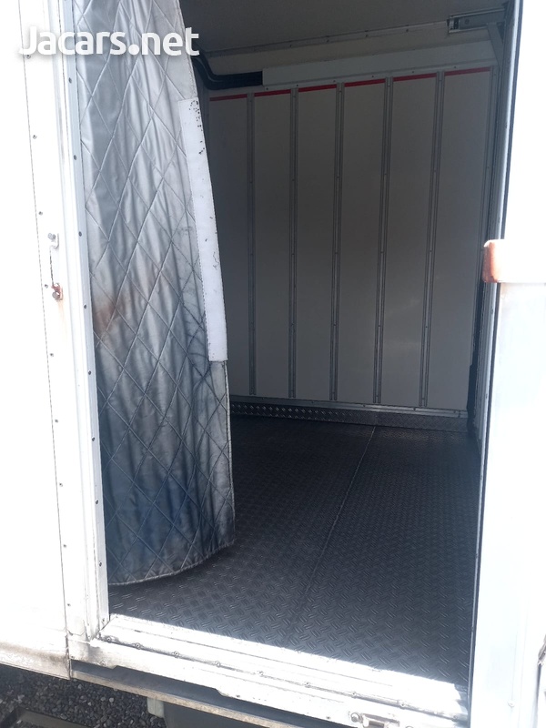 2016 Isuzu Refrigerated Truck Double Compartment-6