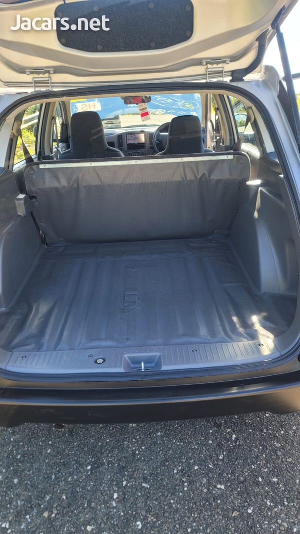Nissan AD Wagon 1,5L 2017-10