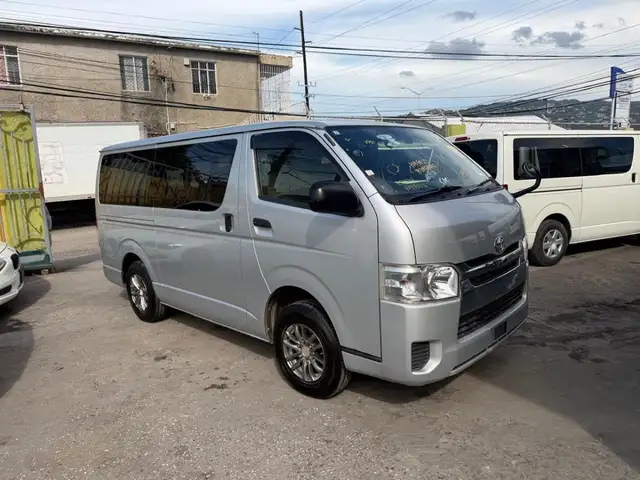 2016 Toyota Hiace, Kingston