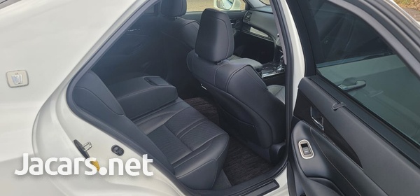 Toyota Crown 3,5L 2014-8