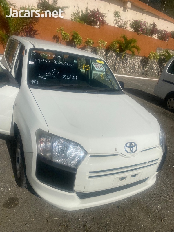 Toyota Probox 1,5L 2016-1